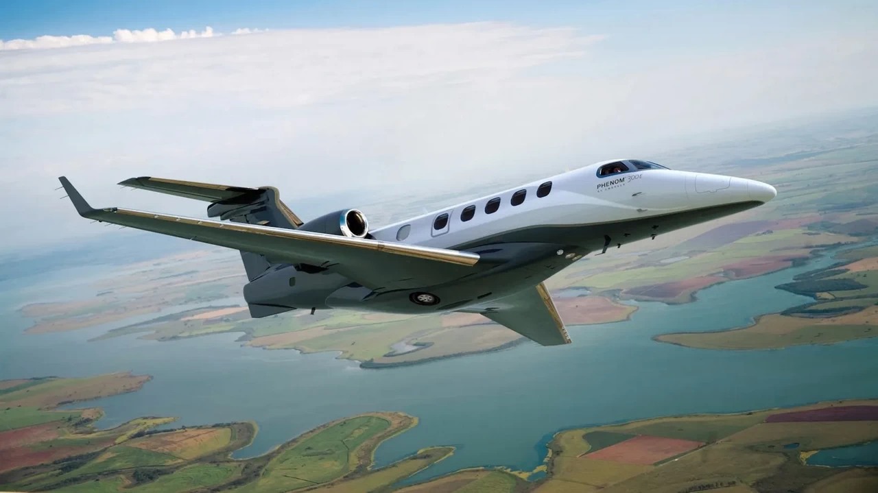 Embraer Phenom 300